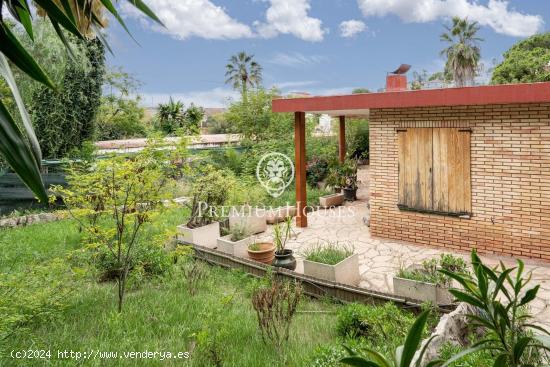 Casa independiente con jardín en Vallpineda - BARCELONA