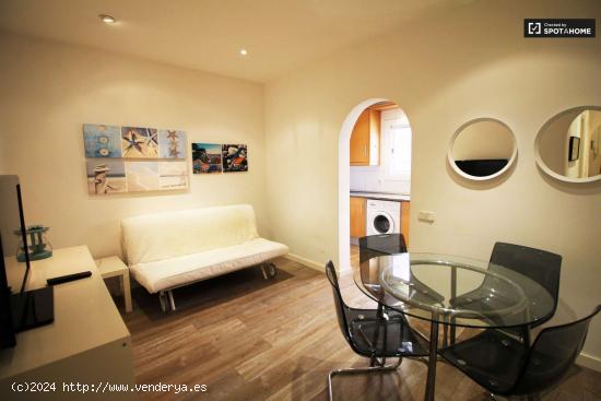  Elegante apartamento de 2 dormitorios cerca de la playa en Poblenou - BARCELONA 