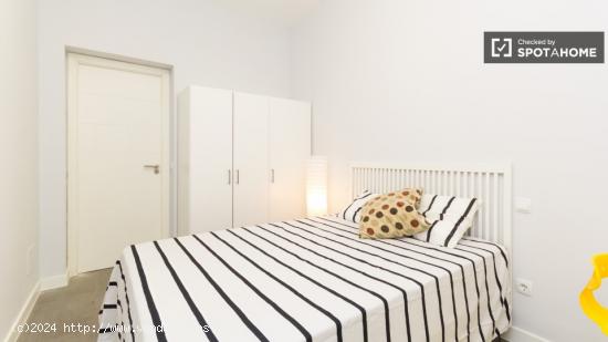 Relajante habitación con A / C en un apartamento de 6 dormitorios, Salamanca - MADRID