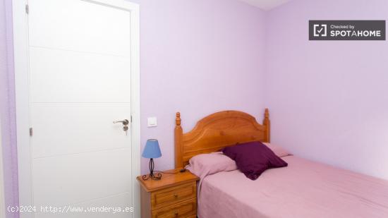 Habitación acogedora con llave independiente en apartamento de 3 dormitorios, Carabanchel - MADRID