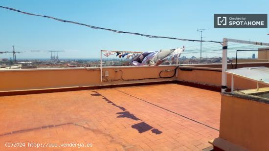 Dormitorio con armario independiente en piso compartido, Sant Andreu - BARCELONA