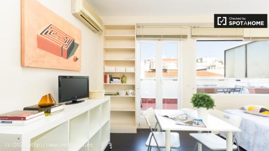 Estudio con balcón en alquiler en Salamanca - MADRID