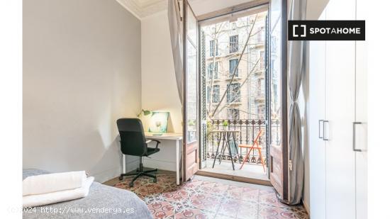 Habitación acogedora en un apartamento de 7 dormitorios en el Eixample, Barcelona - BARCELONA