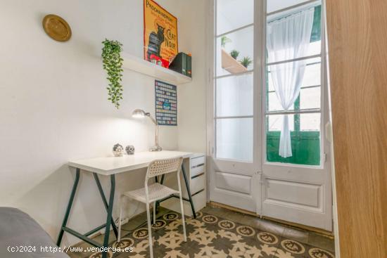  Habitación privada con armario independiente en el apartamento de 7 dormitorios, Eixample - BARCELO 