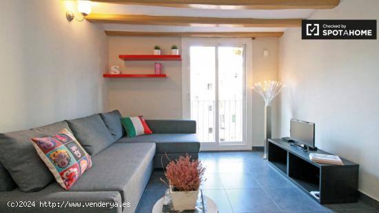 Apartamento de 2 dormitorios con aire acondicionado y balcón en alquiler en El Raval. - BARCELONA