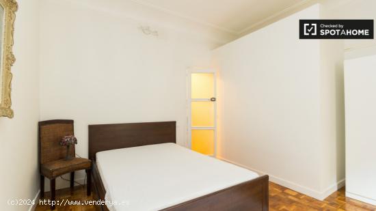 Habitación amueblada con calefacción en apartamento de 7 dormitorios, Argüelles _ - MADRID