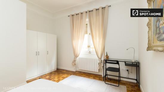 Habitación amueblada con calefacción en apartamento de 7 dormitorios, Argüelles _ - MADRID