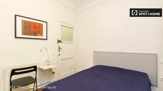 Habitación decorada con calefacción en un apartamento de 7 dormitorios, Argüelles - MADRID