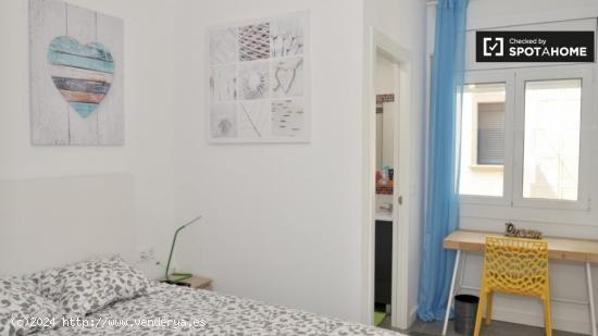 Habitación moderna con cómoda en apartamento de 6 dormitorios, La Barceloneta - BARCELONA