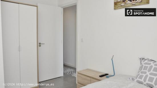 Habitación atemporal con llave independiente en apartamento de 6 dormitorios, La Barceloneta - BARC