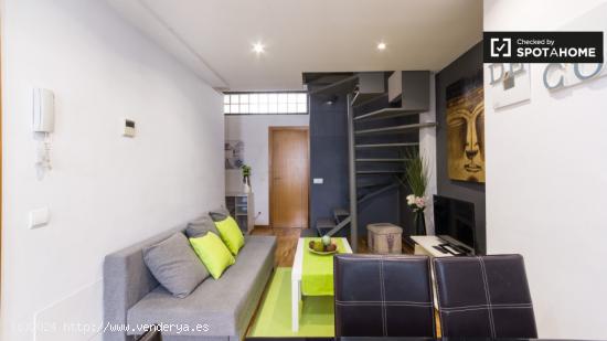 Moderno apartamento dúplex de 2 dormitorios en alquiler en Malasaña - MADRID