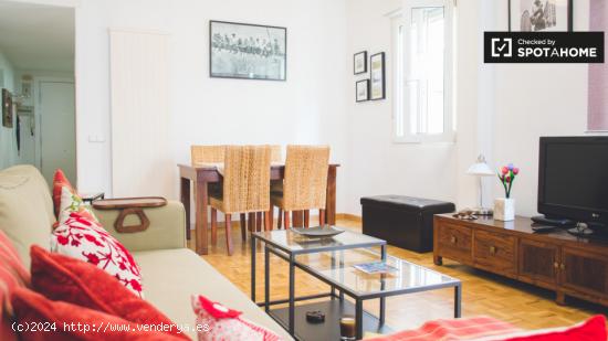 Apartamento de 1 dormitorio con terraza comunitaria en alquiler en Almagro y Trafalgar - MADRID