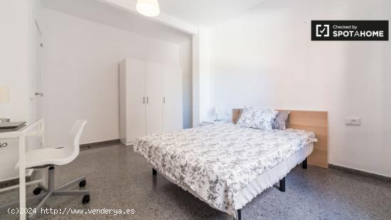 Habitación ideal con escritorio en piso compartido, El Pla del Real - VALENCIA