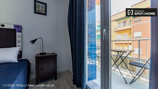 Cómoda habitación con cómoda en piso compartido, Poblats Marítims - VALENCIA