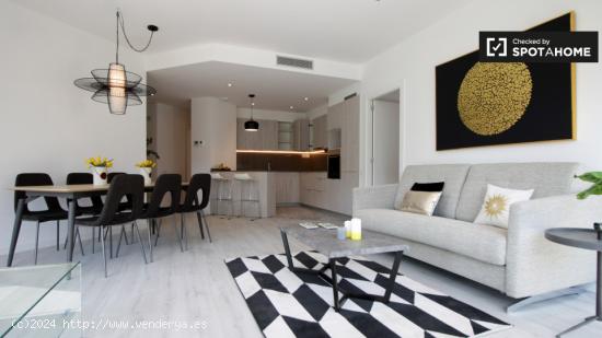 Elegante apartamento de 3 dormitorios con piscina en alquiler en Eixample - BARCELONA