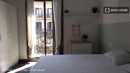 Se alquila habitación en gran apartamento de 6 dormitorios en el hermoso Eixample Dreita - BARCELON