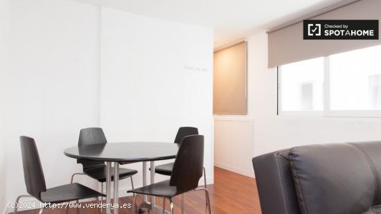 Elegante apartamento de 1 dormitorio en alquiler en Centro - MADRID