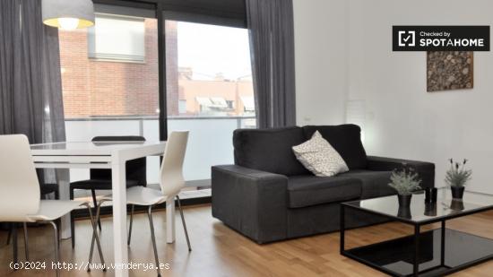 Moderno apartamento de 2 dormitorios con balcón en alquiler en Poblenou - BARCELONA