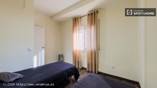 Moderno apartamento de 3 dormitorios en alquiler en Poblesec, Barcelona - BARCELONA