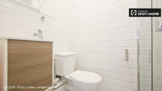 Luminosa habitación con calefacción en apartamento de 4 dormitorios, Carabanchel - MADRID