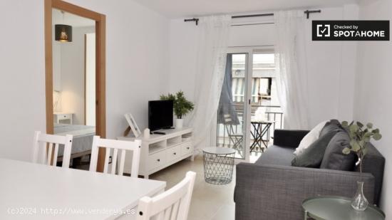 Apartamento de 4 dormitorios en alquiler con balcón en Hospitalet - BARCELONA