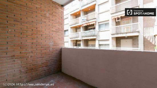 Habitación luminosa con balcón en un apartamento de 5 dormitorios, Ronda - GRANADA