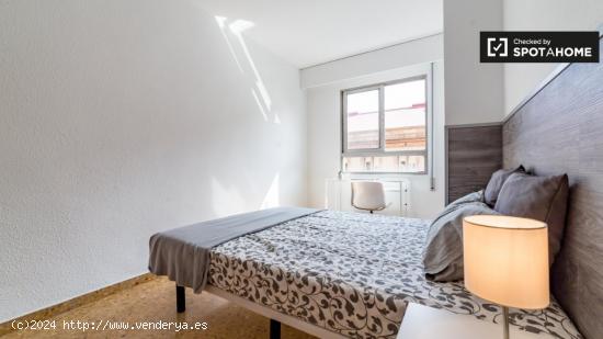 Habitación exterior con llave independiente en apartamento de 5 dormitorios, La Saïdia - VALENCIA