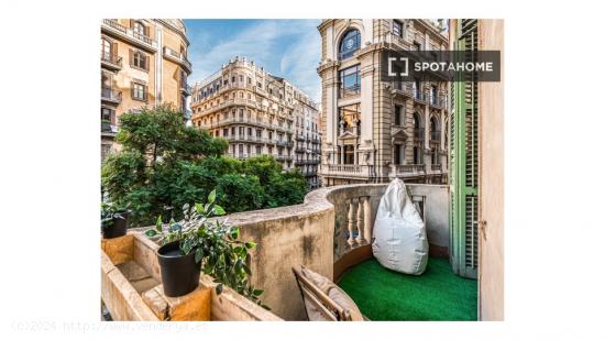 Impresionante habitación con balcón en el apartamento de 7 dormitorios, El Born - BARCELONA