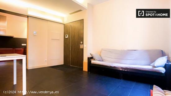 Impresionante apartamento de 1 dormitorio con balcón en alquiler en El Born - BARCELONA