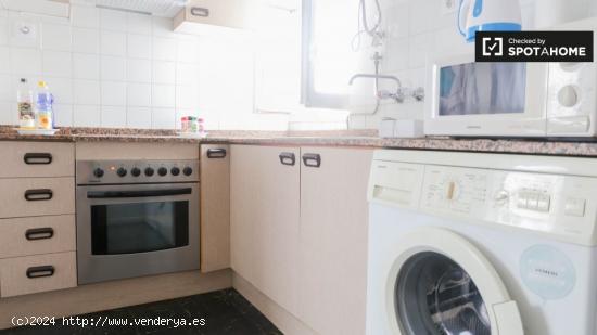 Tidy apartamento de 3 dormitorios con terraza en alquiler en Benimaclet - VALENCIA