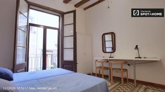 Acogedor apartamento estudio con balcón en alquiler en Barri Gòtic - BARCELONA