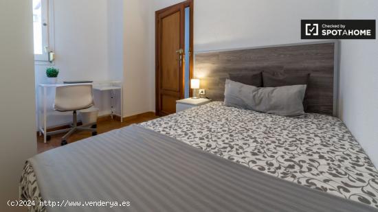 Habitación amueblada en el apartamento, Ciutat Vella - VALENCIA