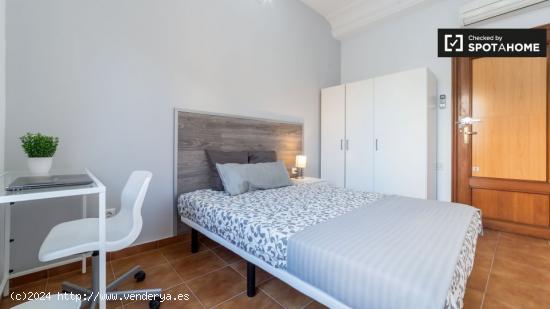 Habitación exterior en apartamento de 7 dormitorios, Ciutat Vella - VALENCIA