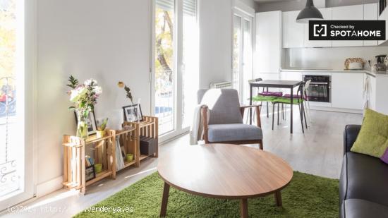 Luminoso apartamento de 1 dormitorio con múltiples balcones en alquiler en Atocha - MADRID