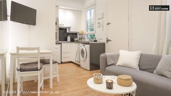  Elegante apartamento de 1 dormitorio en alquiler en Almagro y Trafalgar - MADRID 