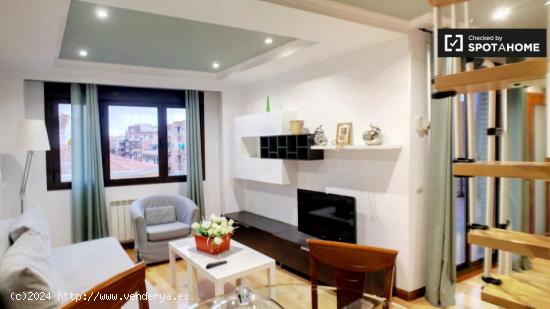 Apartamento amueblado de 2 dormitorios con terraza en alquiler en Retiro - MADRID