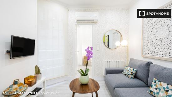 Apartamento de un dormitorio en alquiler en Almagro - MADRID