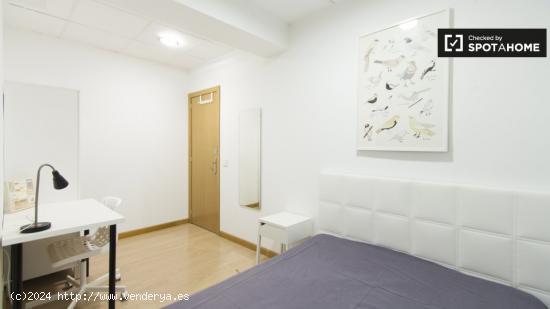 Elegante habitación en un apartamento de 8 habitaciones en Prosperidad - MADRID