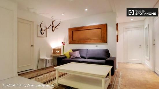 Habitación luminosa en un apartamento de 8 dormitorios en Nueva España - MADRID