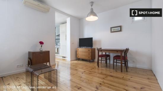 Encantador apartamento de 1 dormitorio con aire acondicionado en alquiler en Malasaña - MADRID