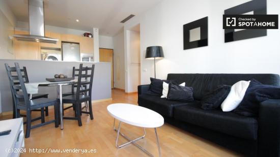 Moderno apartamento de 1 dormitorio con vistas panorámicas en alquiler en Poblenou - BARCELONA