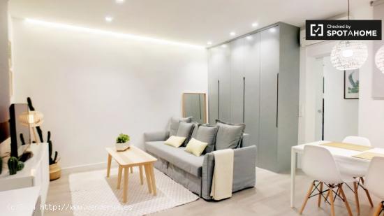 Elegante apartamento de 1 dormitorio con aire acondicionado en alquiler en Lavapiés - MADRID