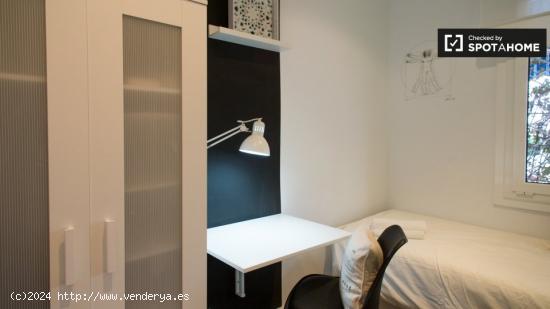 Se alquila habitación en apartamento de 4 dormitorios en Gracia, Barcelona - BARCELONA