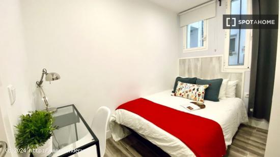 Habitación moderna en apartamento de 5 dormitorios, Retiro - MADRID