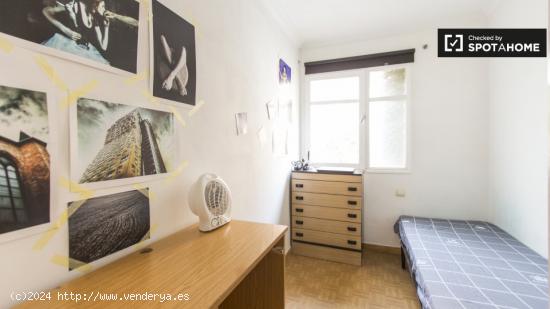 Acogedora habitación en apartamento de 2 dormitorios en Numancia - MADRID