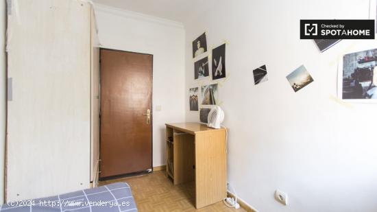 Acogedora habitación en apartamento de 2 dormitorios en Numancia - MADRID