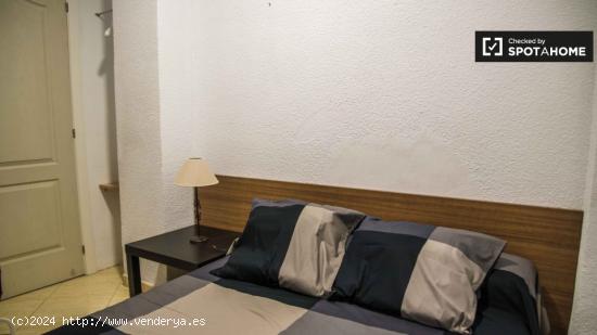 Se alquila habitación, apartamento de 6 dormitorios, Ciutat Vella - VALENCIA