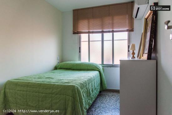  Acogedora habitación en apartamento de 8 dormitorios en Nou d'Octubre. - VALENCIA 