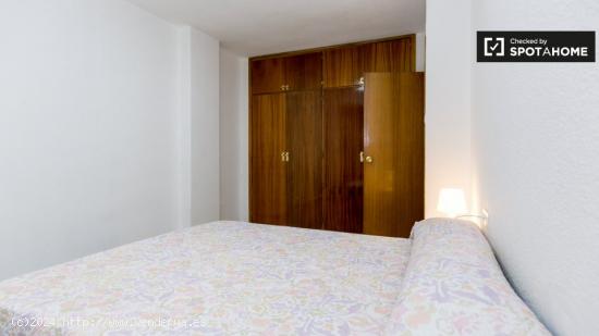 Acogedora habitación en alquiler en un apartamento de 5 dormitorios en Ronda - GRANADA