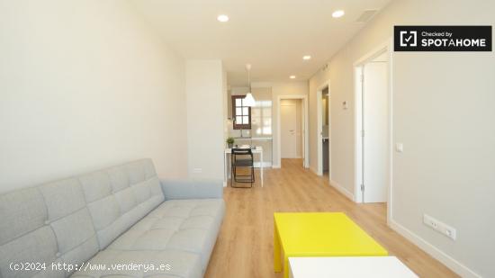 Renovado apartamento de 2 dormitorios en alquiler en Sants - BARCELONA